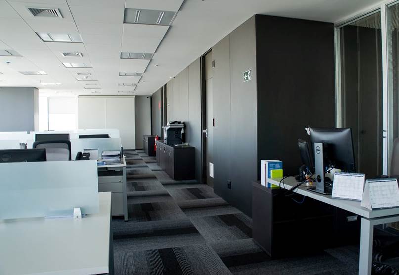 A clean office space with all the facilities