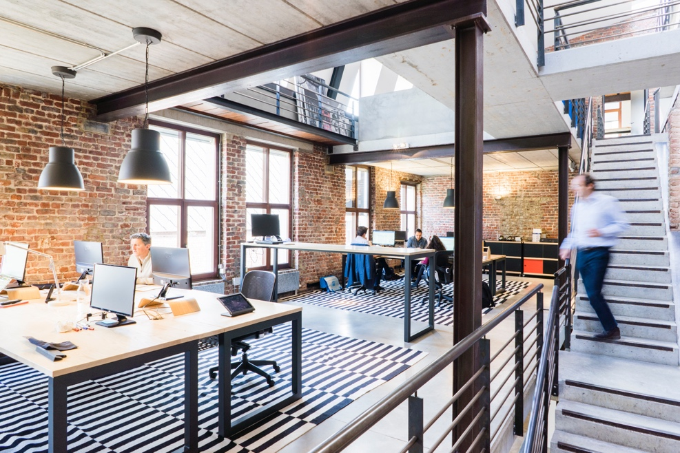Commercial building cleaning services in Kansas.
